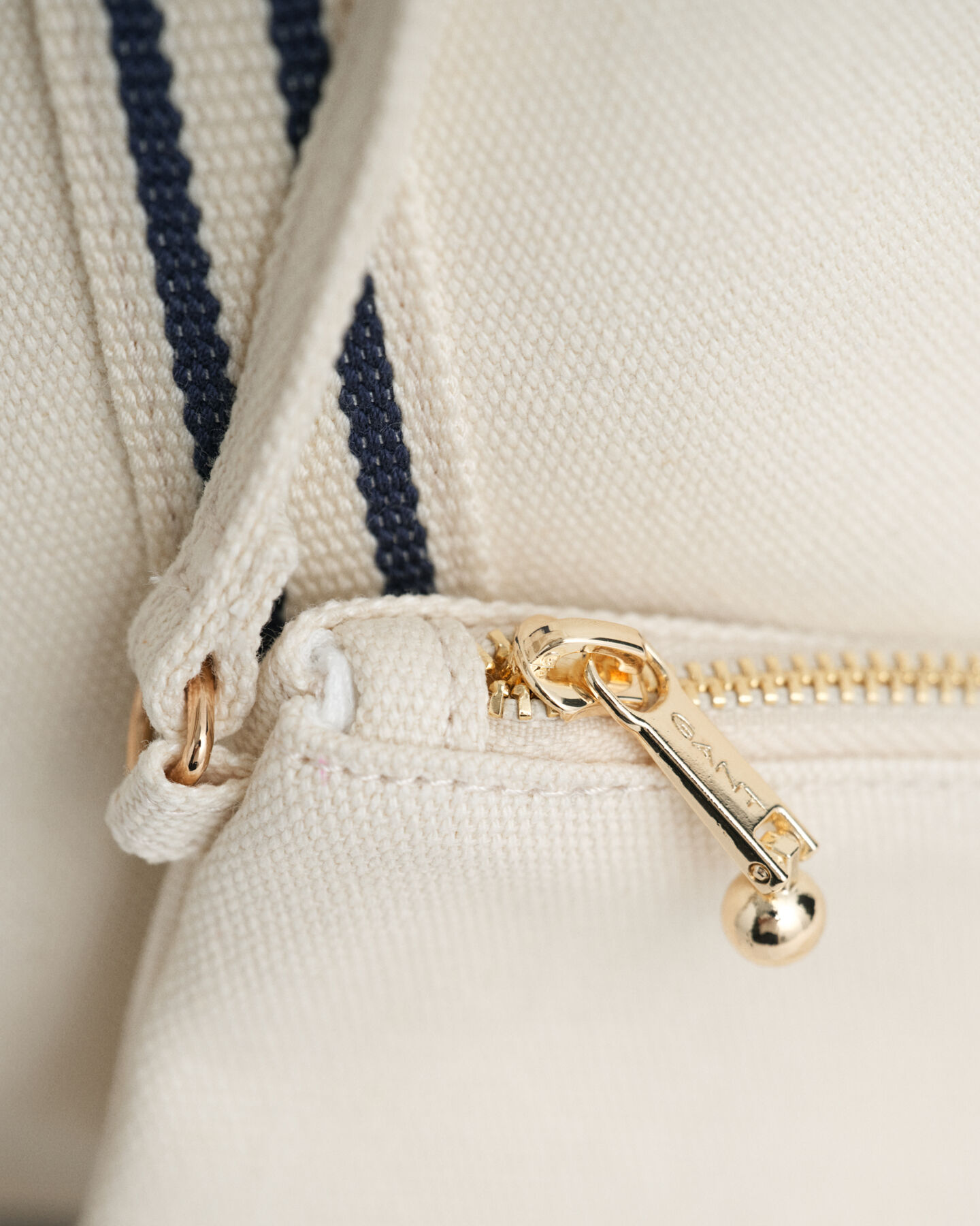 Kanvaasikankainen rantakassi