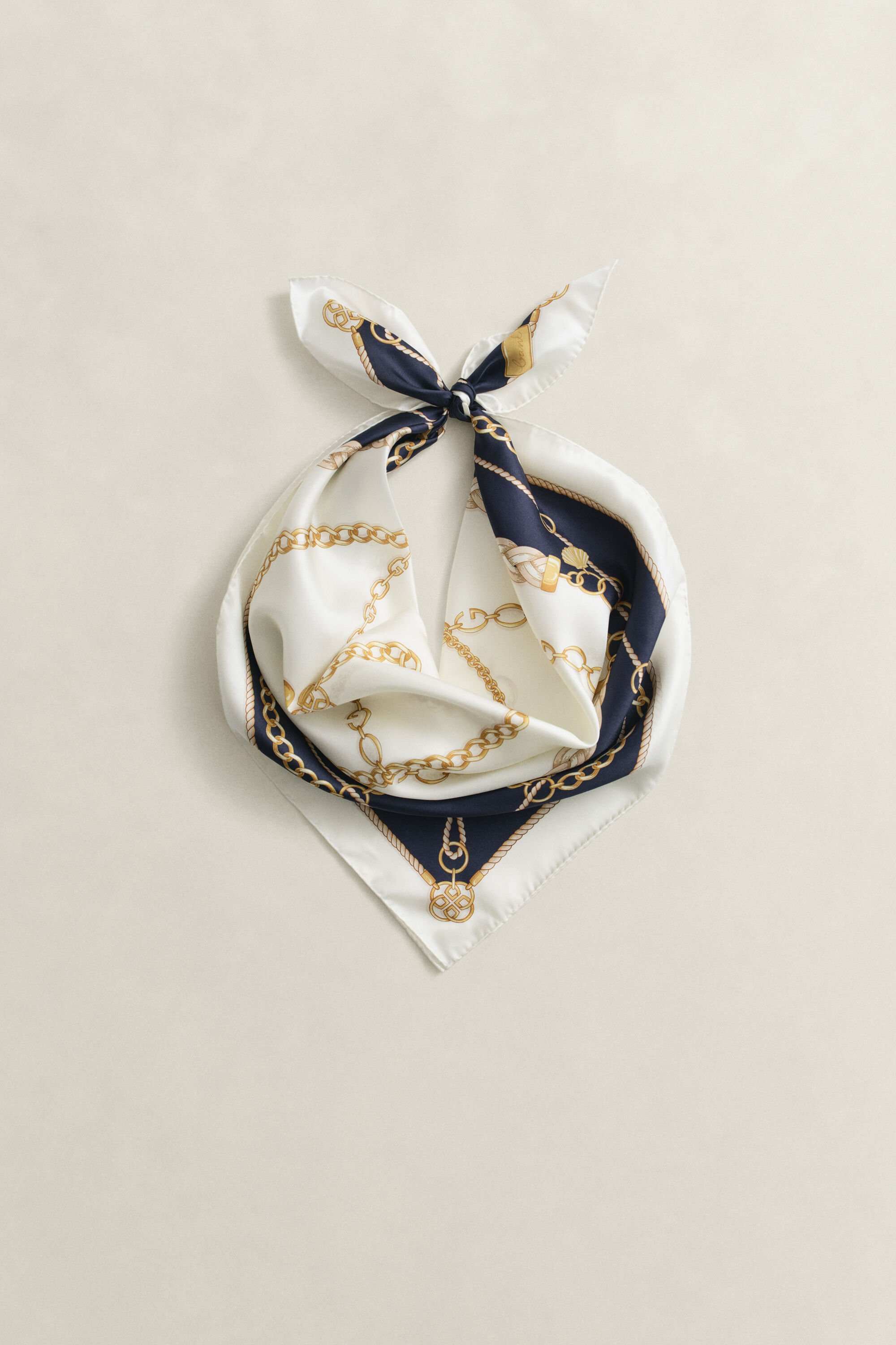 Ketjukuvioitu silkkihuivi