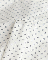 Regular fit ‑mitoitettu pikkukuvioinen paita