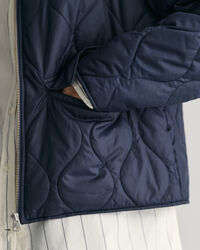 Kauluksellinen tikkitakki