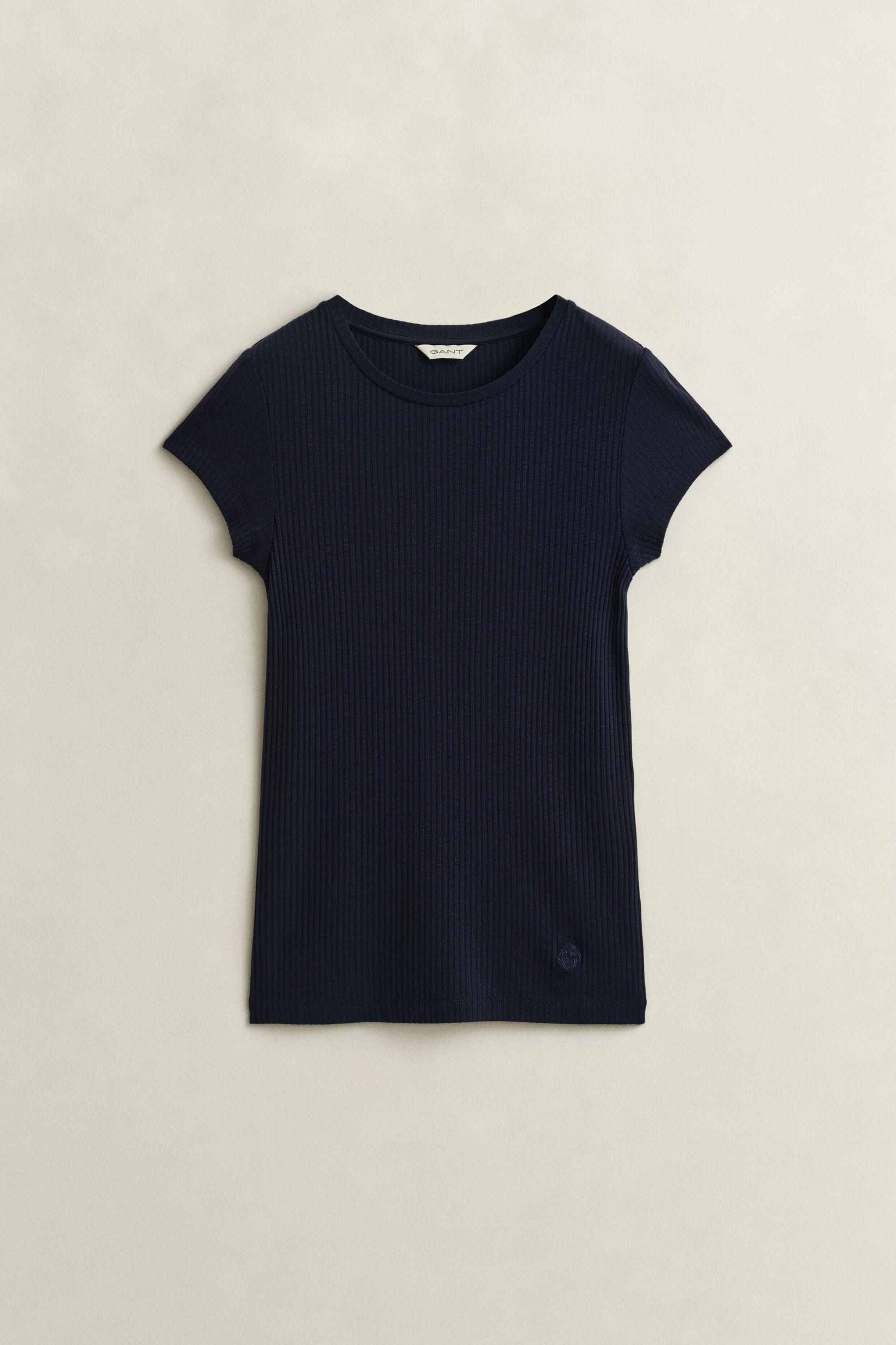 Slim fit -mitoitettu joustinneulottu t‑paita