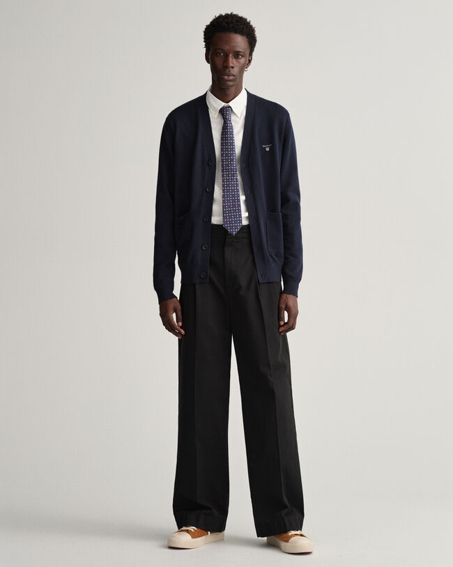 Classic-puuvillaneuletakki v-p&auml;&auml;ntiell&auml;