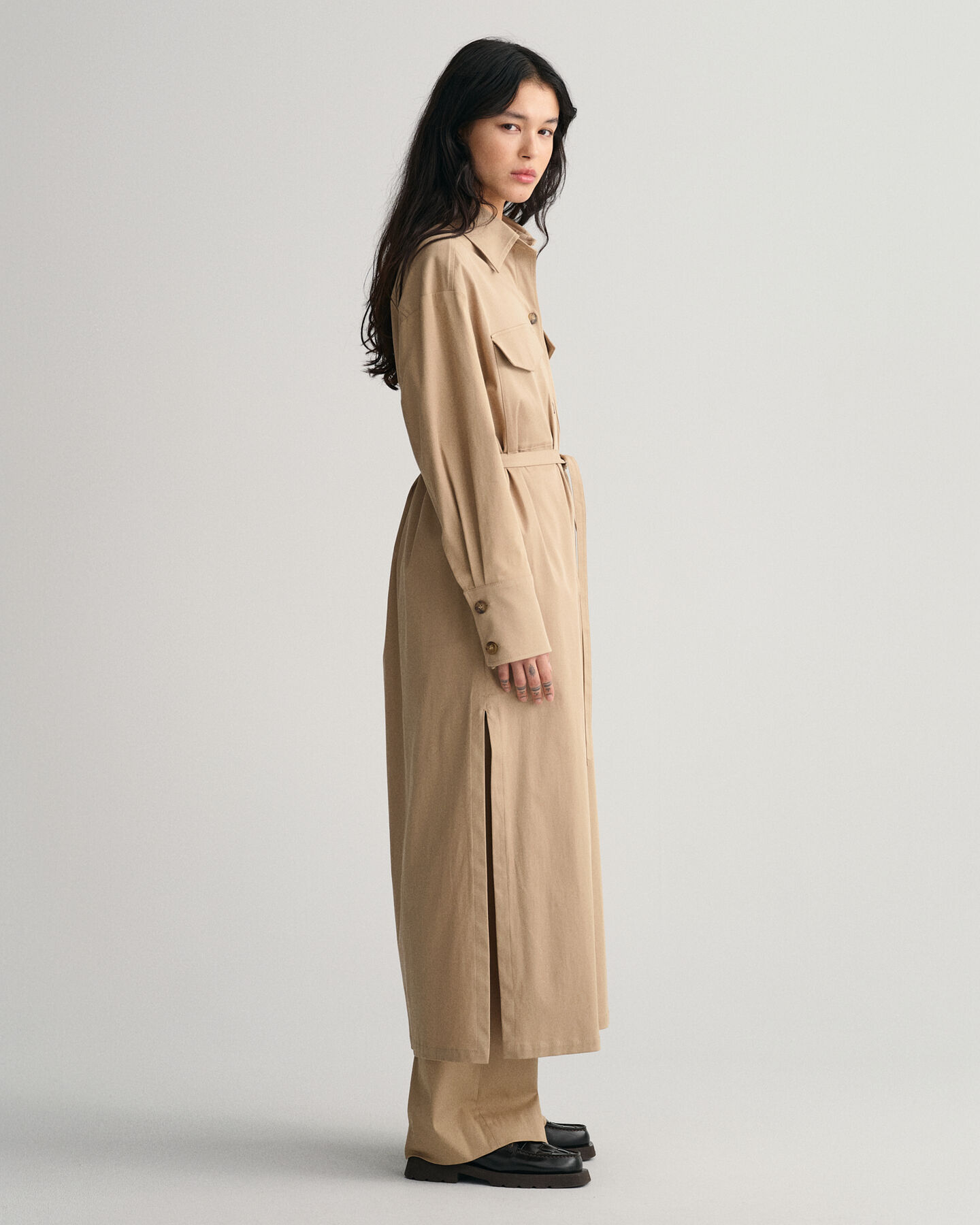 Pitk&auml; p&auml;&auml;llyspaitatakki