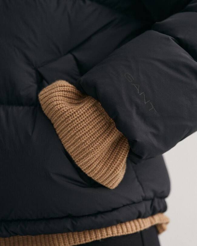 Lyhyt kevytuntuvatakki