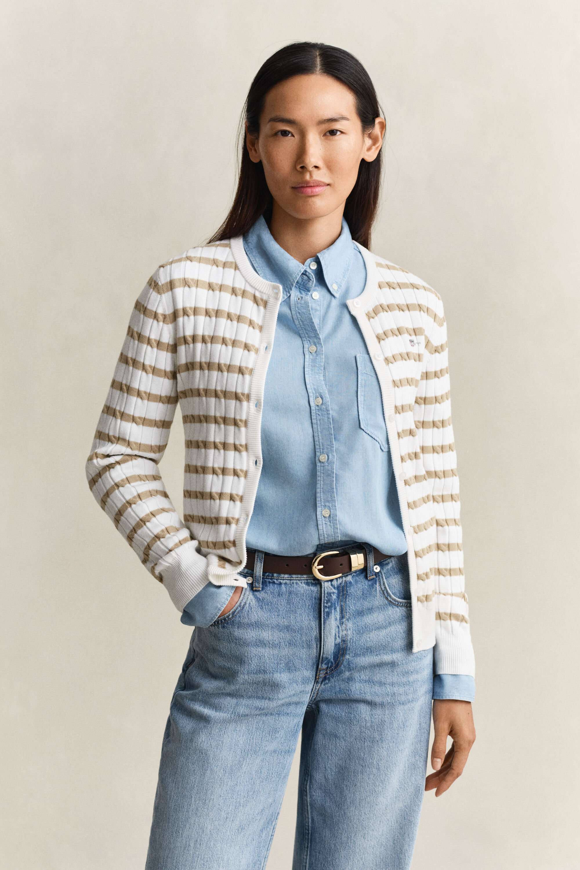 Raidallinen palmikkoneuletakki