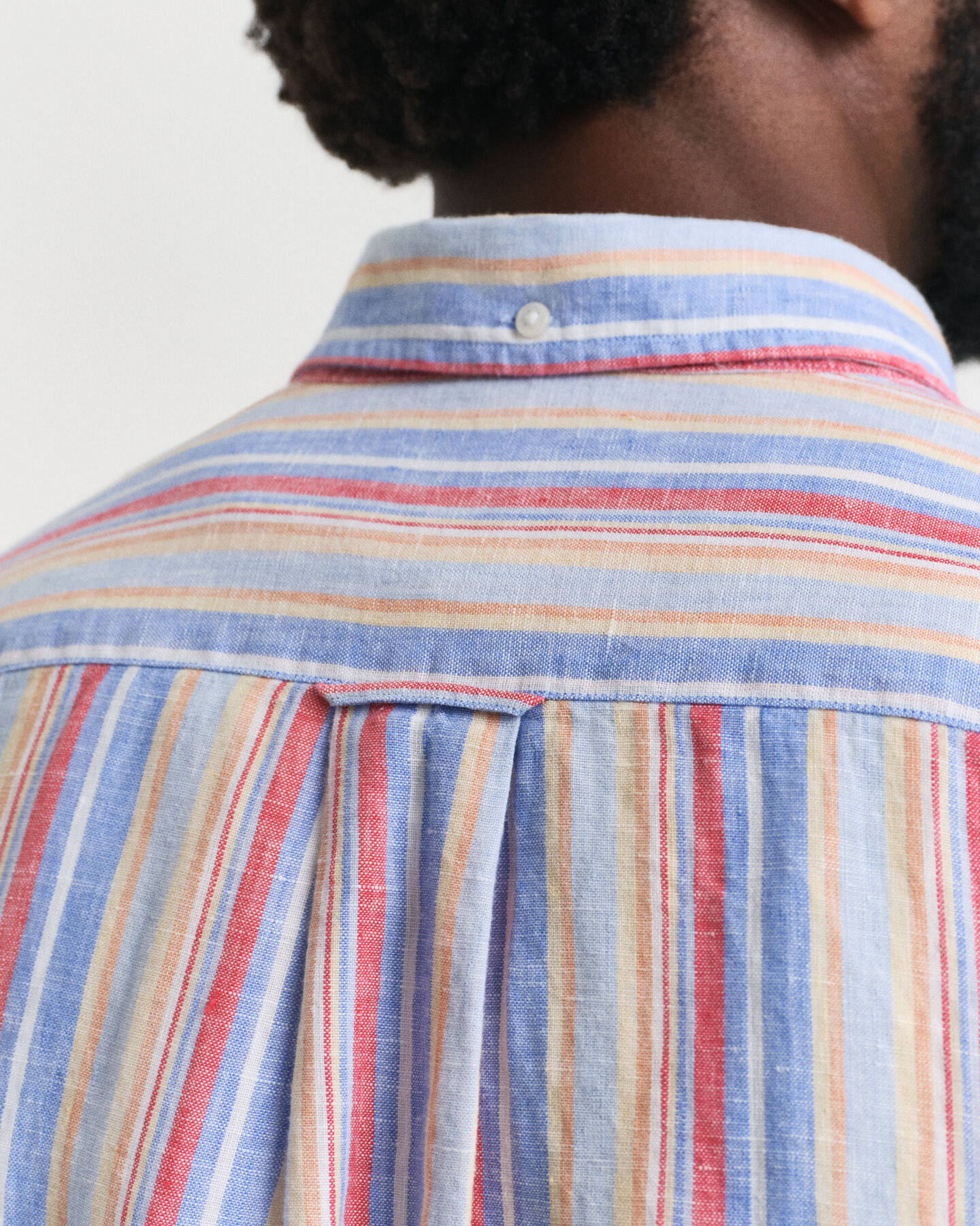 Regular fit ‑mitoitettu raidallinen pellavapaita