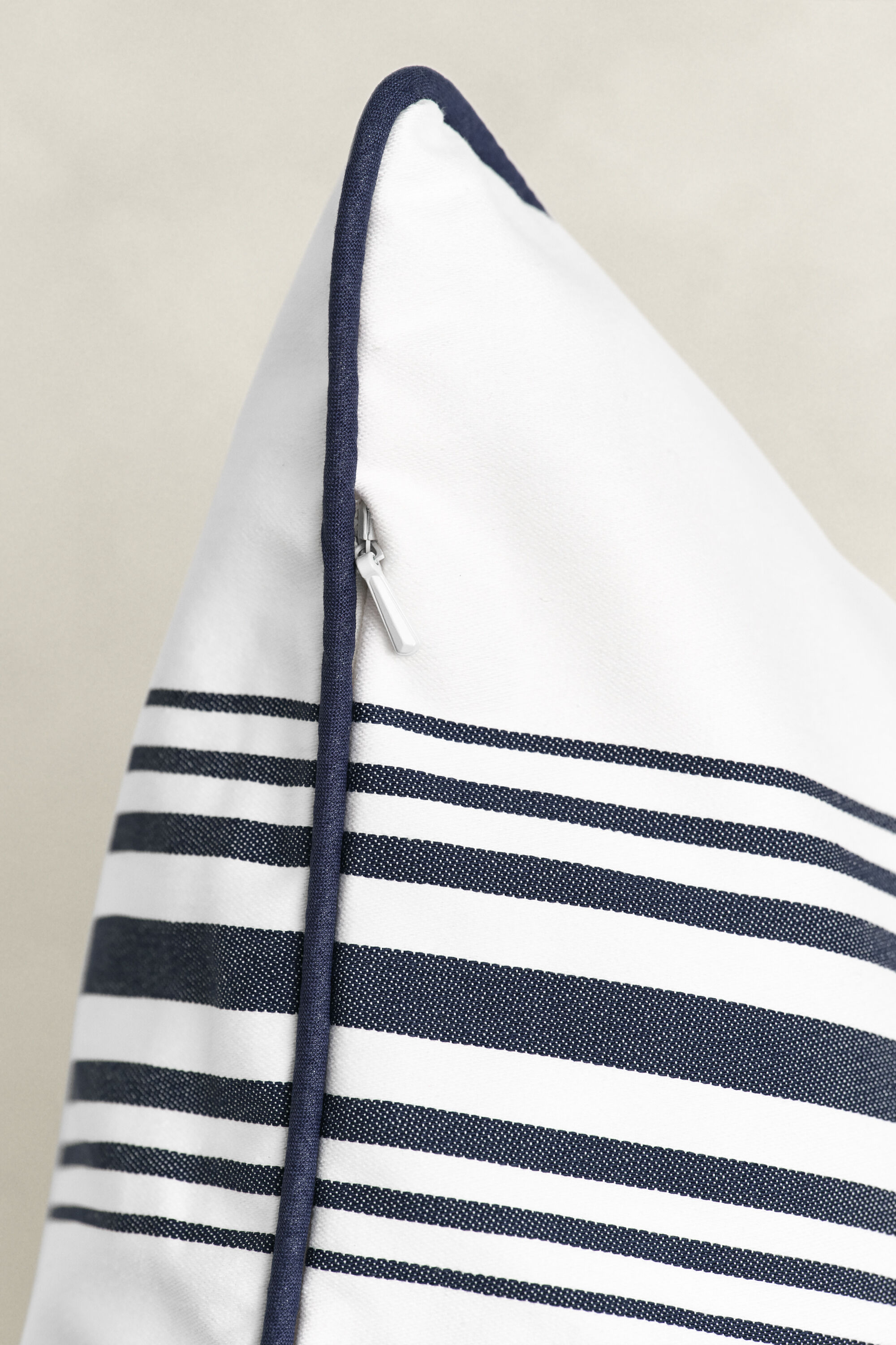 Yacht Striped ‑tyynynpäällinen