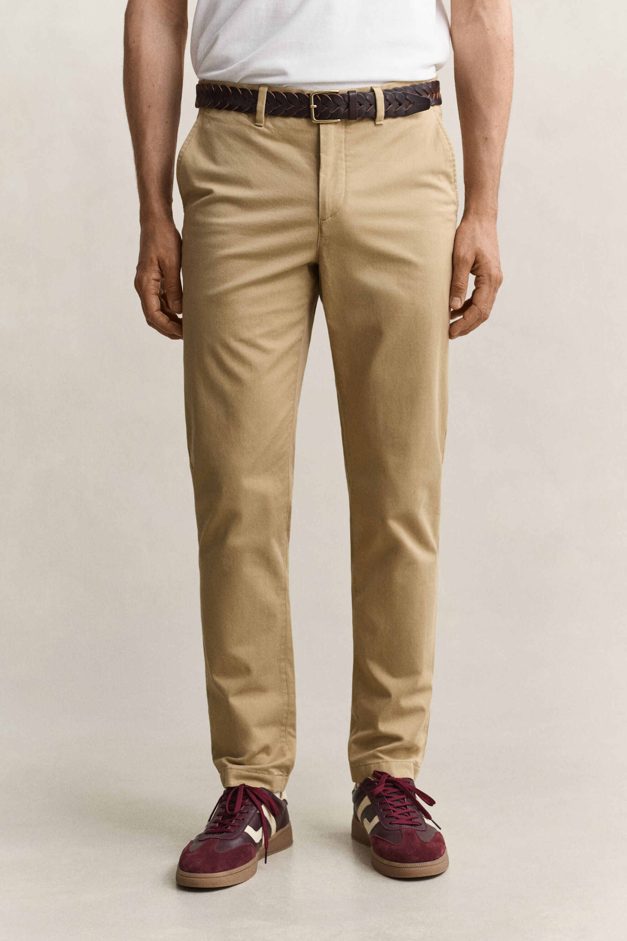 Slim fit ‑mitoitetut klassiset chinot