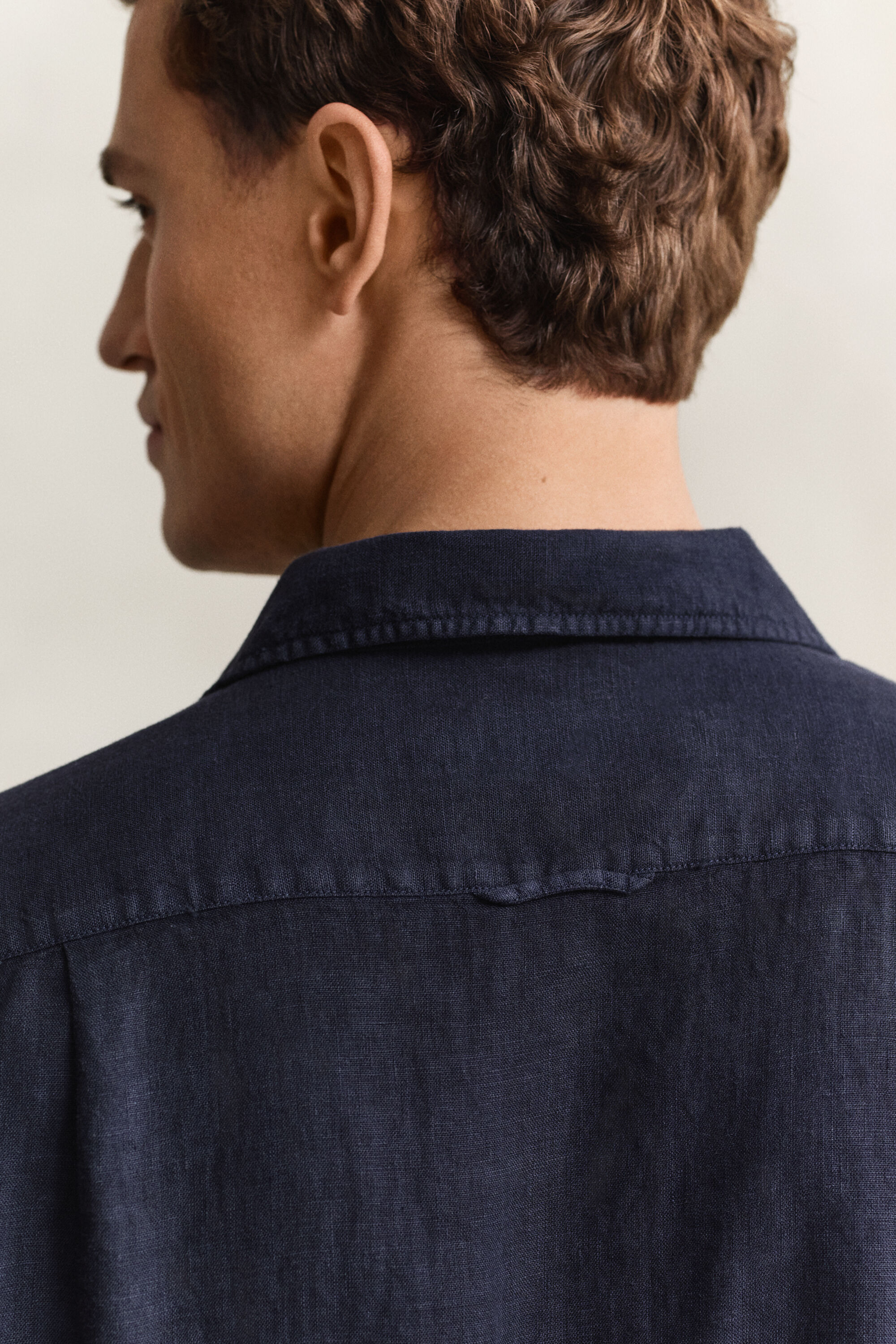 Lyhythihainen pellavapaita