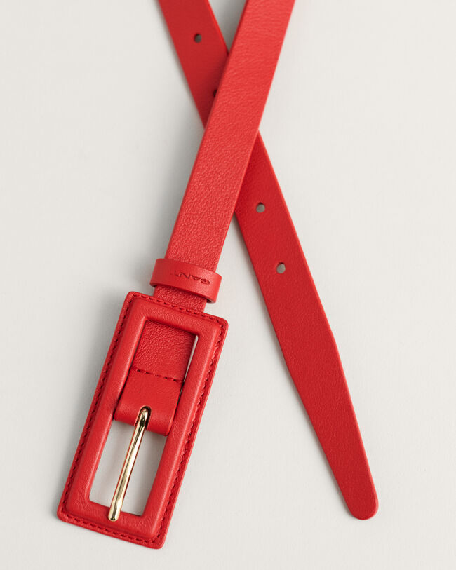 P&auml;&auml;llystetyll&auml; soljella varustettu kapea nahkavy&ouml;