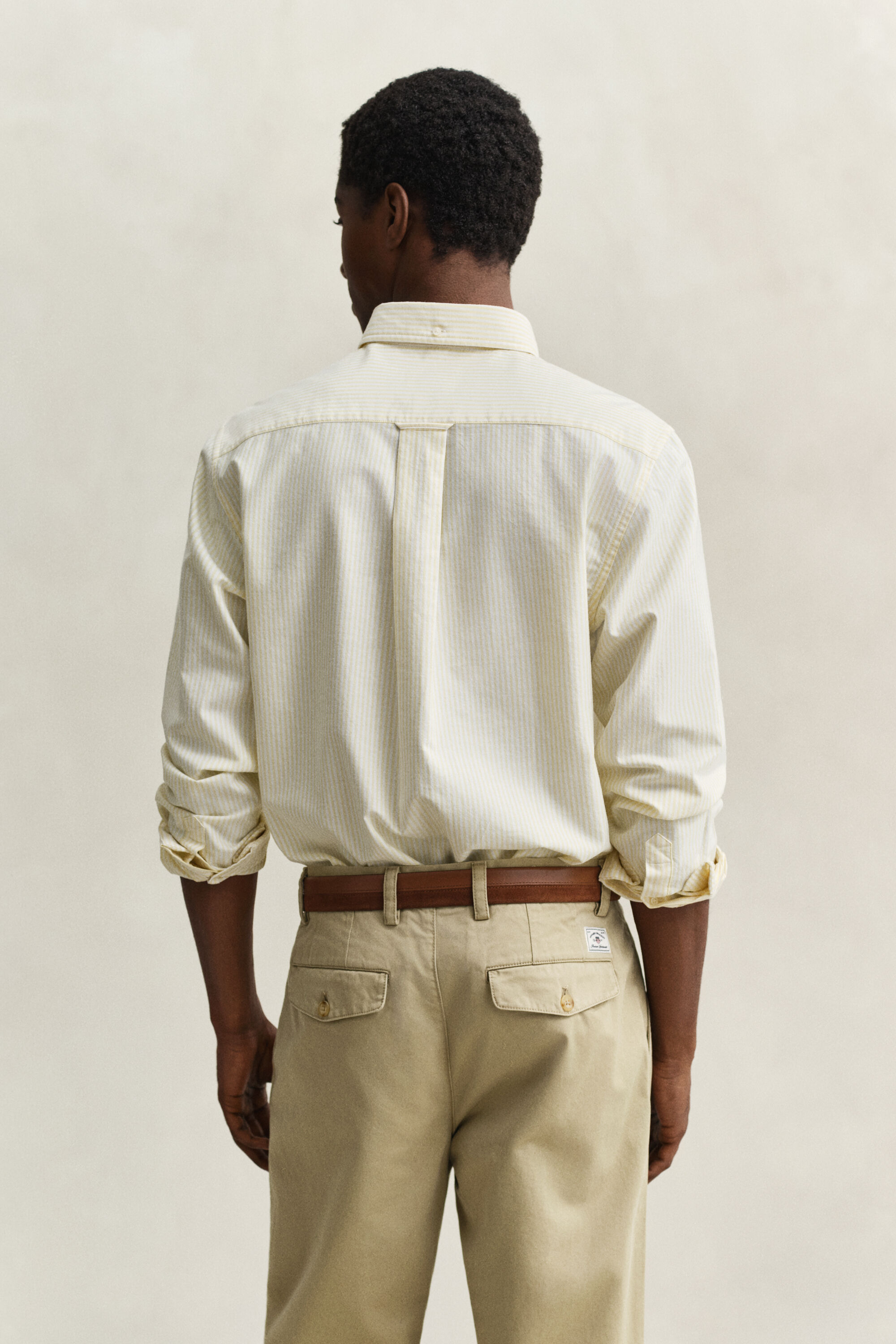 Klassinen pystyraidallinen oxford-paita