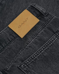 Teen Boys ‑malliston relaxed fit ‑mitoitetut farkut