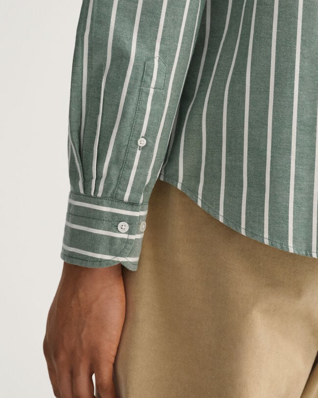 Regular fit ‑mitoitettu leve&auml;raitainen oxford-paita