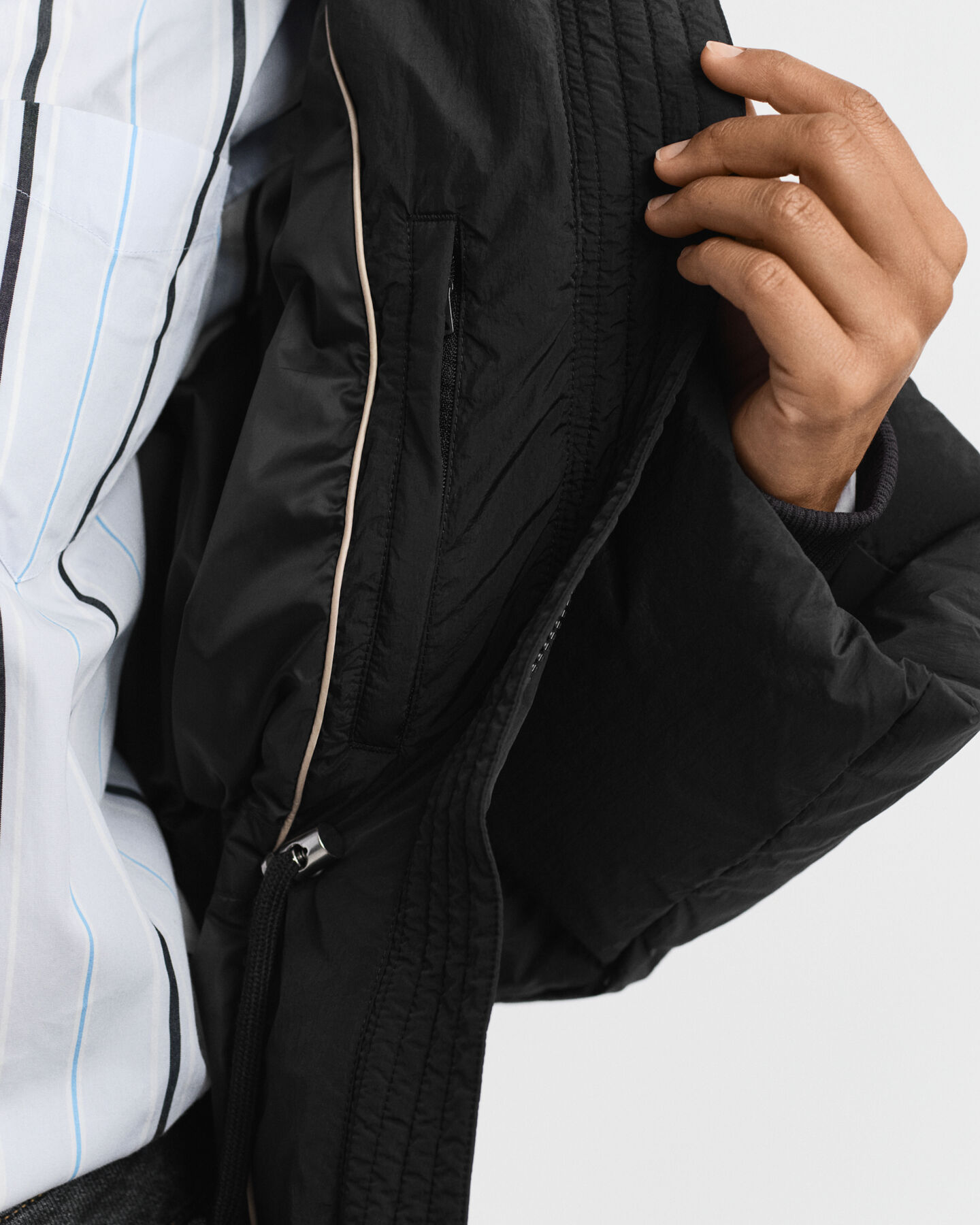 Puolipitkä untuvatakki