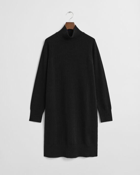 Karitsanvillainen neulemekko