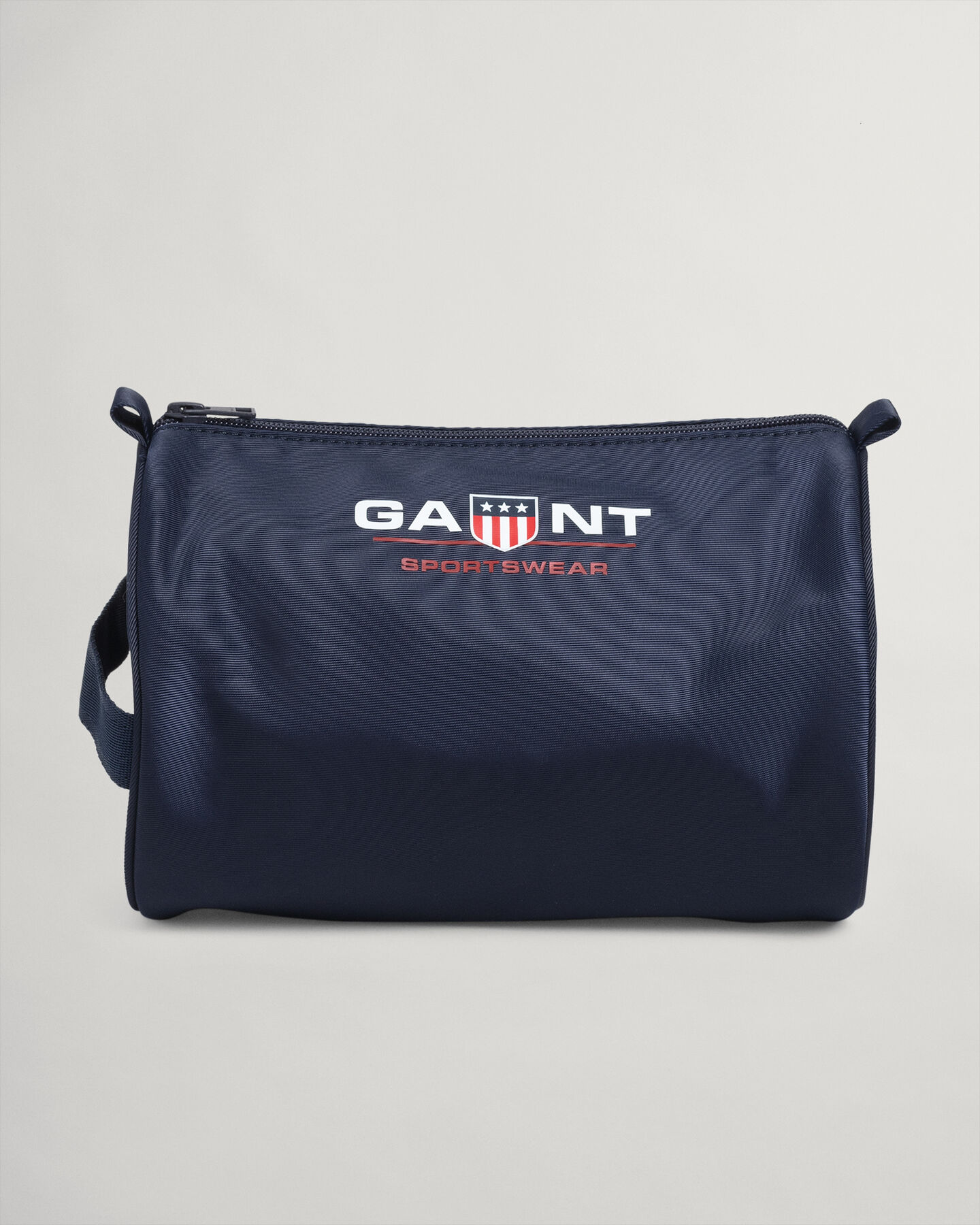 Teens-malliston Retro Shield ‑toilettilaukku