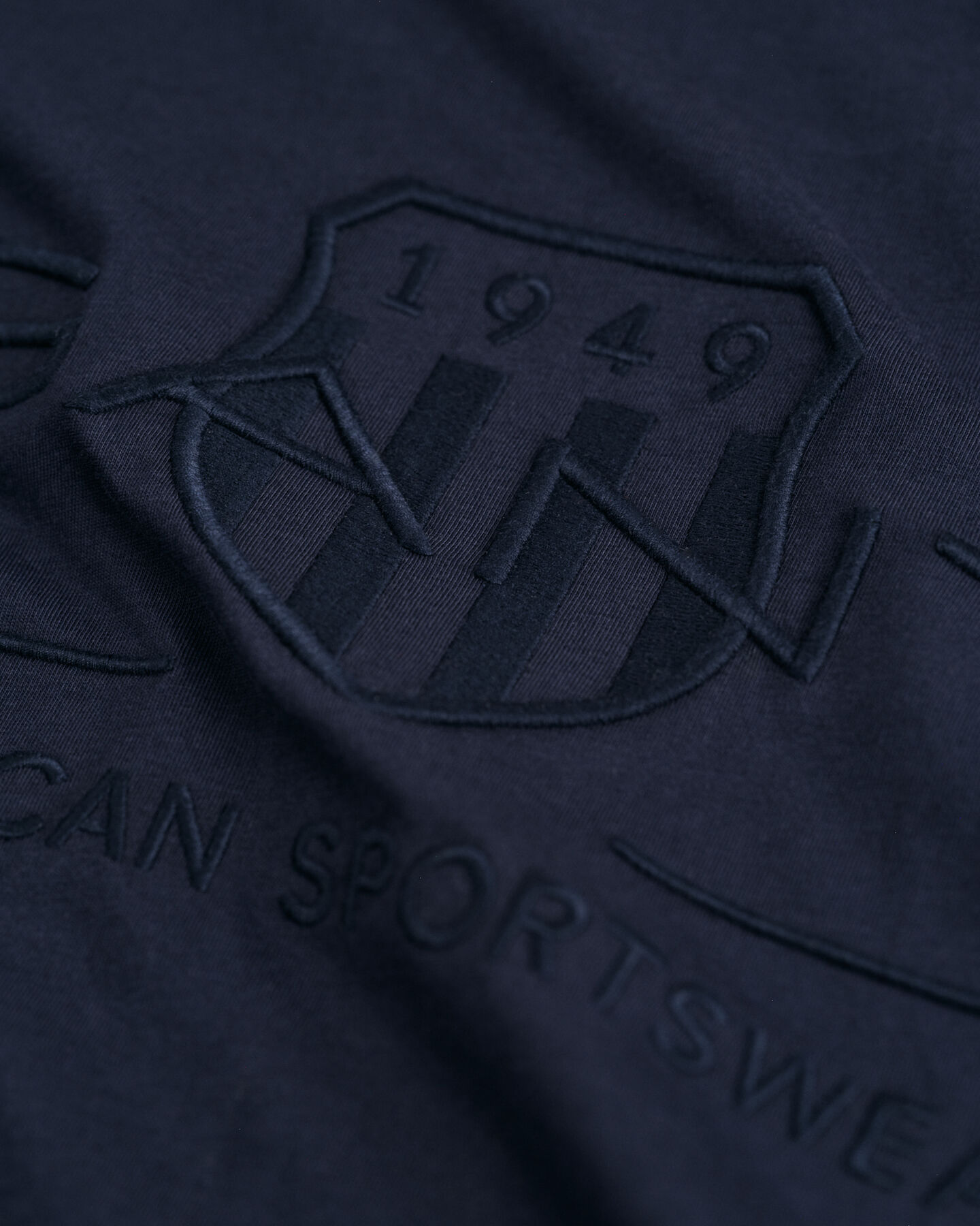 Teens-malliston Tonal Shield -t‑paita