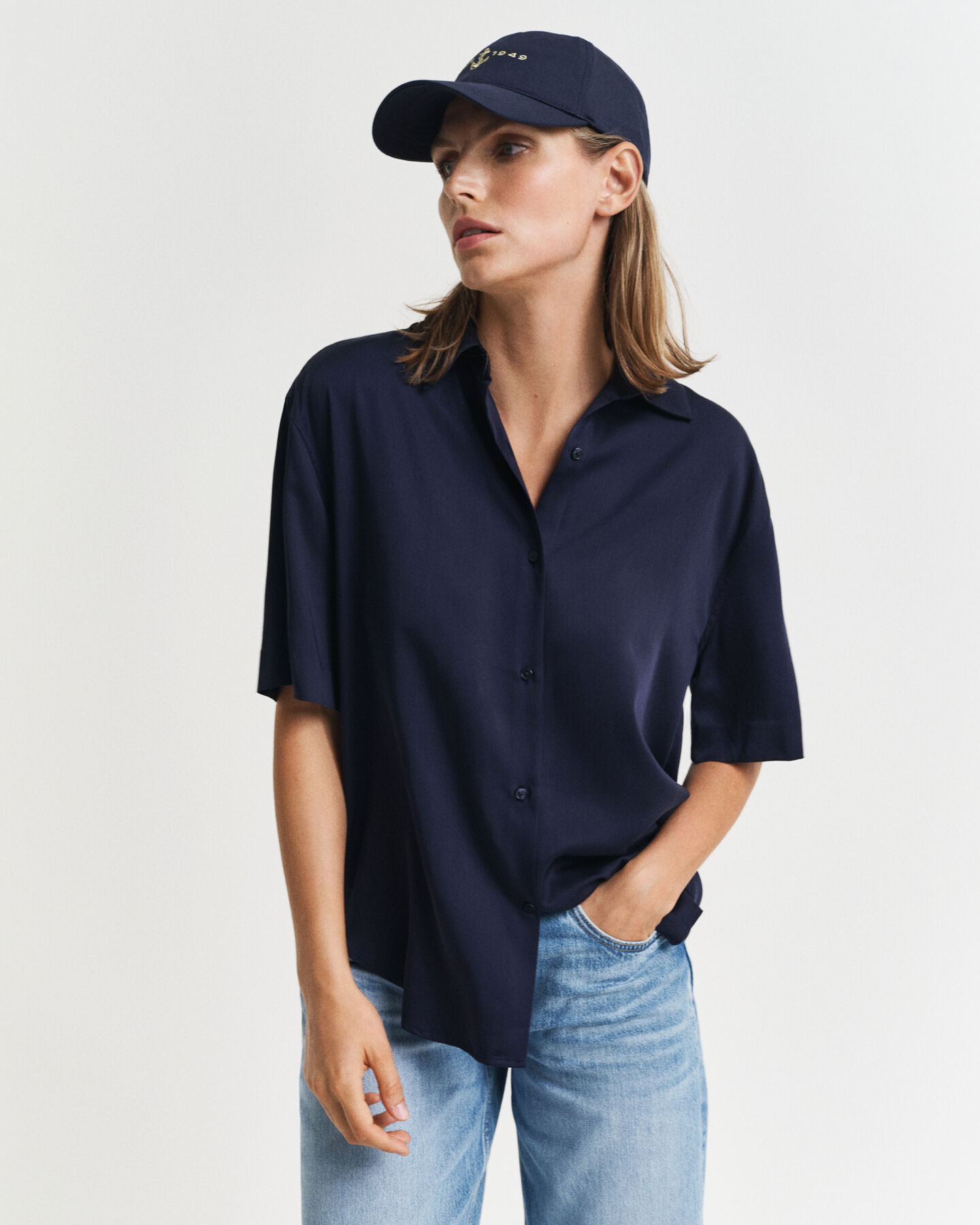 Relaxed fit ‑mitoitettu lyhythihainen paita