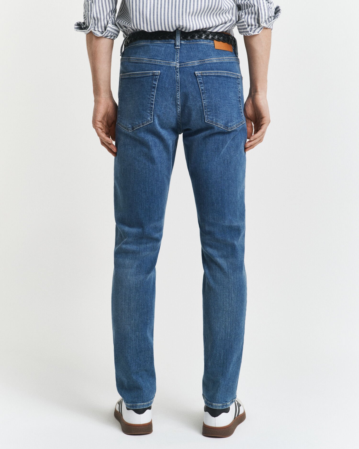 Extra slim fit ‑mitoitetut Active Recover -farkut