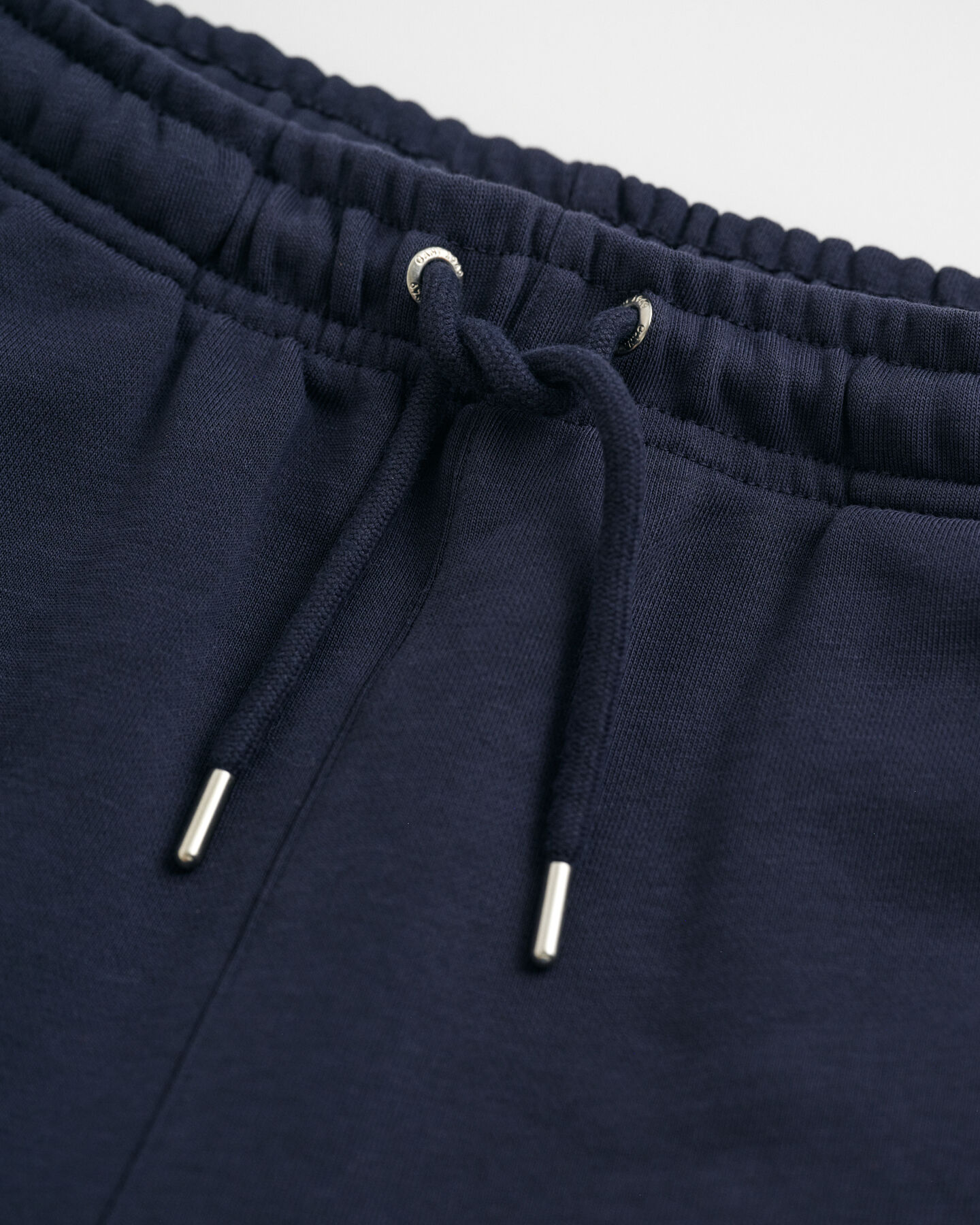 Regular fit ‑mitoitetut Shield-shortsit