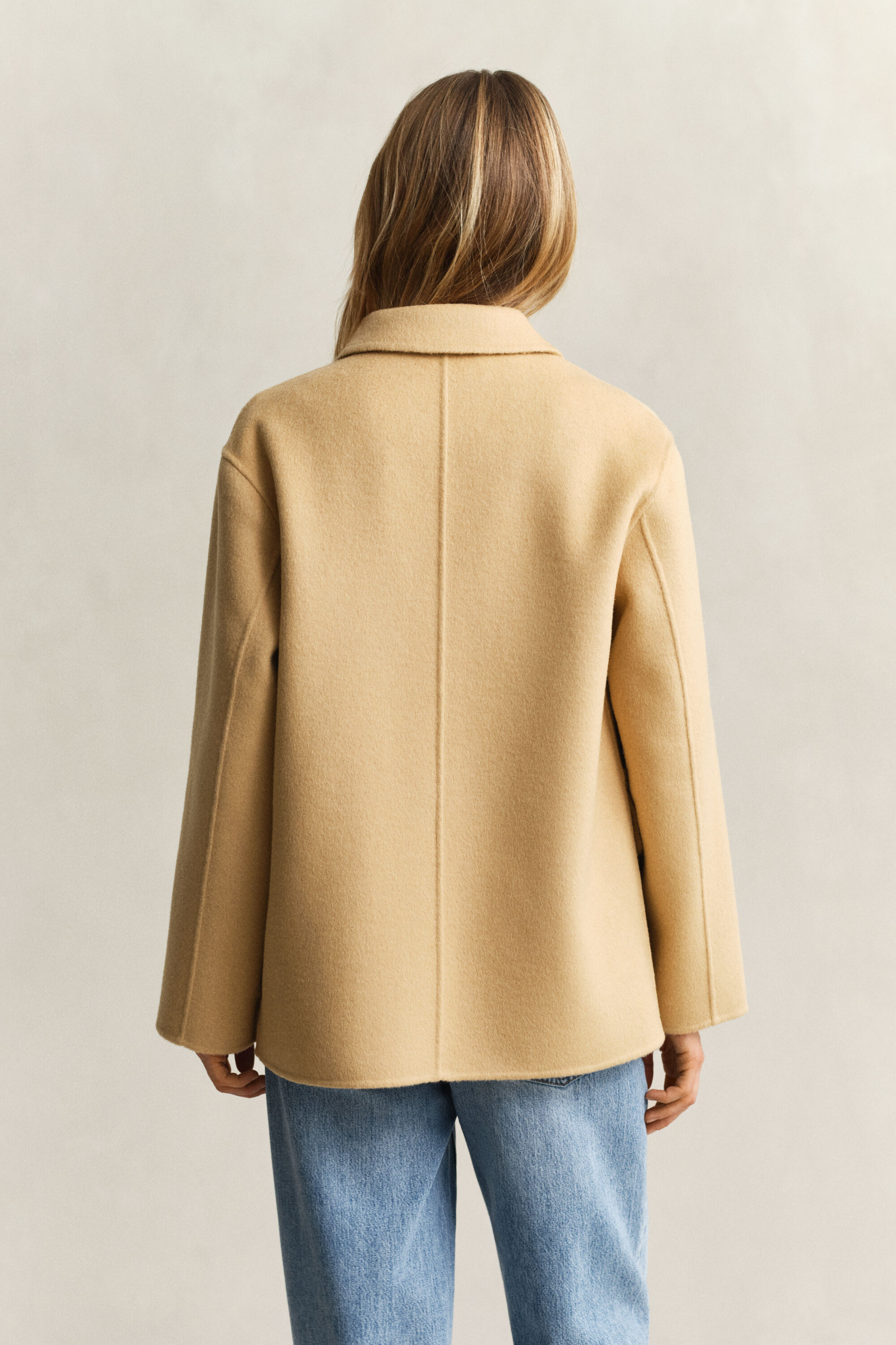 Käsin tikattu takki