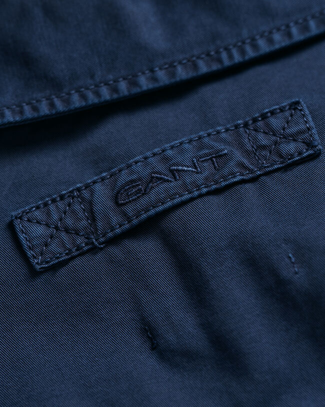 Puuvillainen palmikkoneulepusero, jossa py&ouml;re&auml; p&auml;&auml;ntie