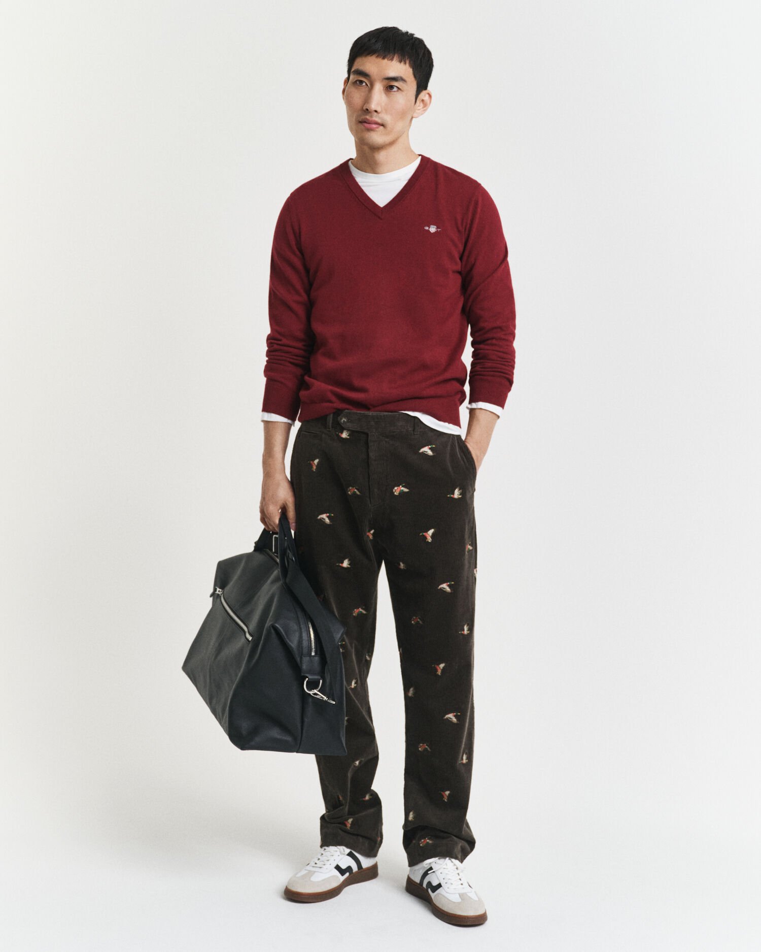 Klassinen puuvillaneulepusero, v-pääntie