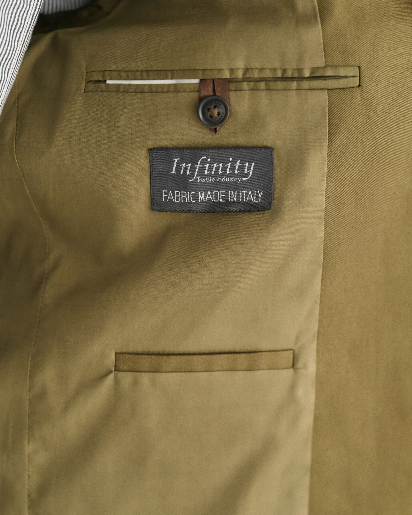 Regular fit ‑mitoitettu puuvillableiseri