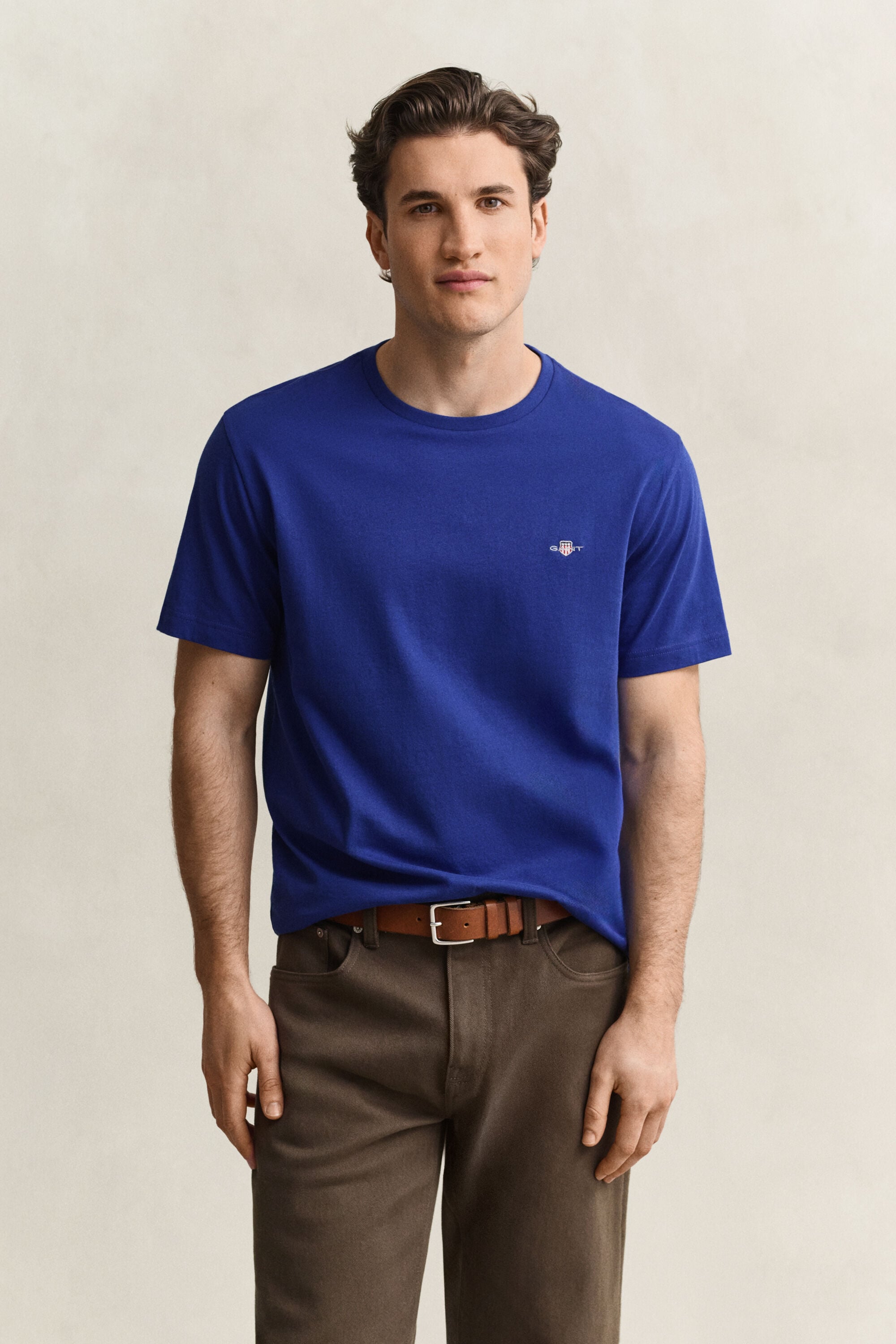 Regular fit ‑mitoitettu Shield-t‑paita