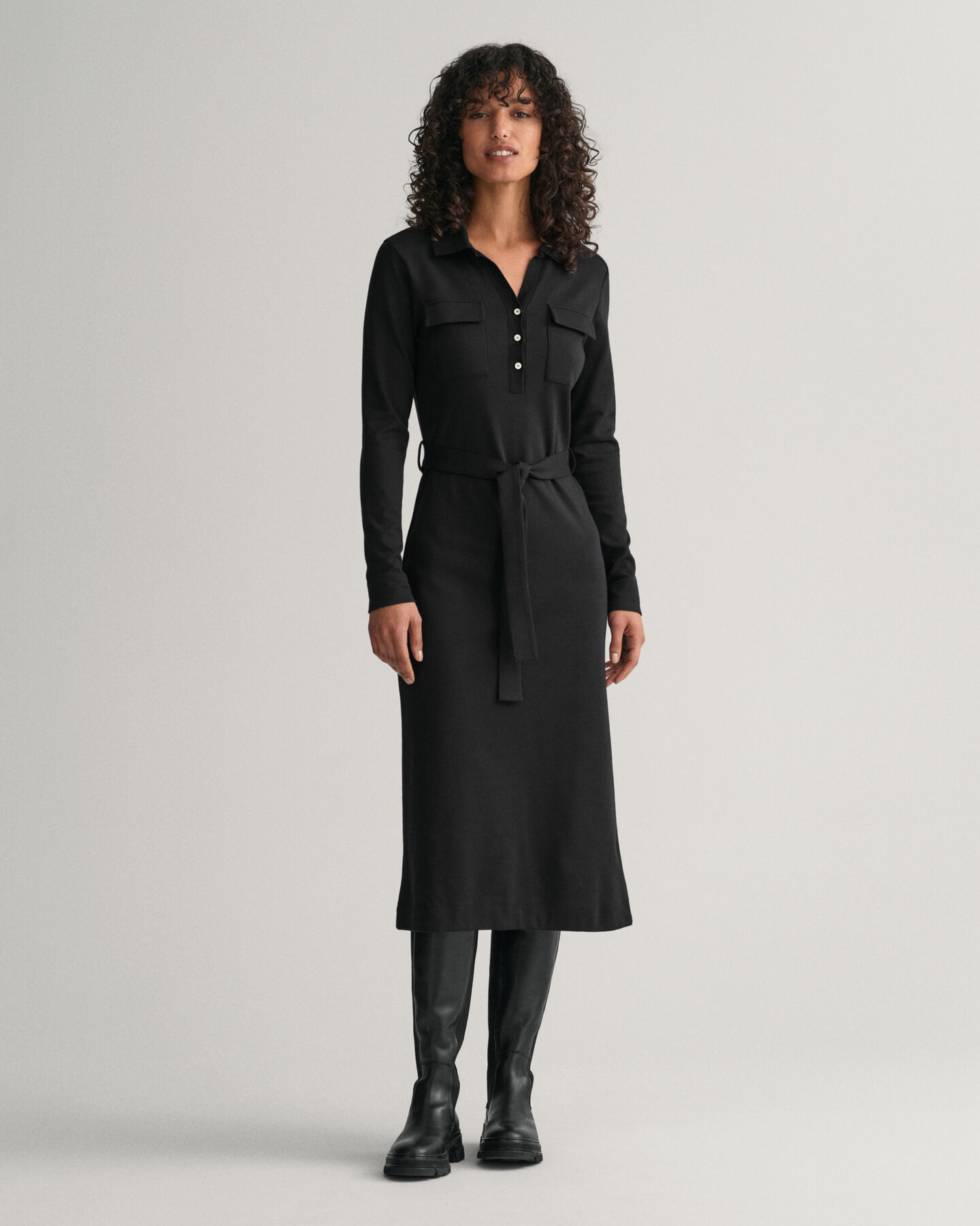 Slim&nbsp;fit ‑mitoitettu jerseypikeemekko