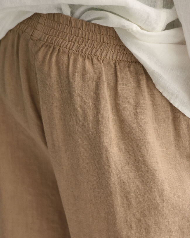 Teens-malliston pellavashortsit