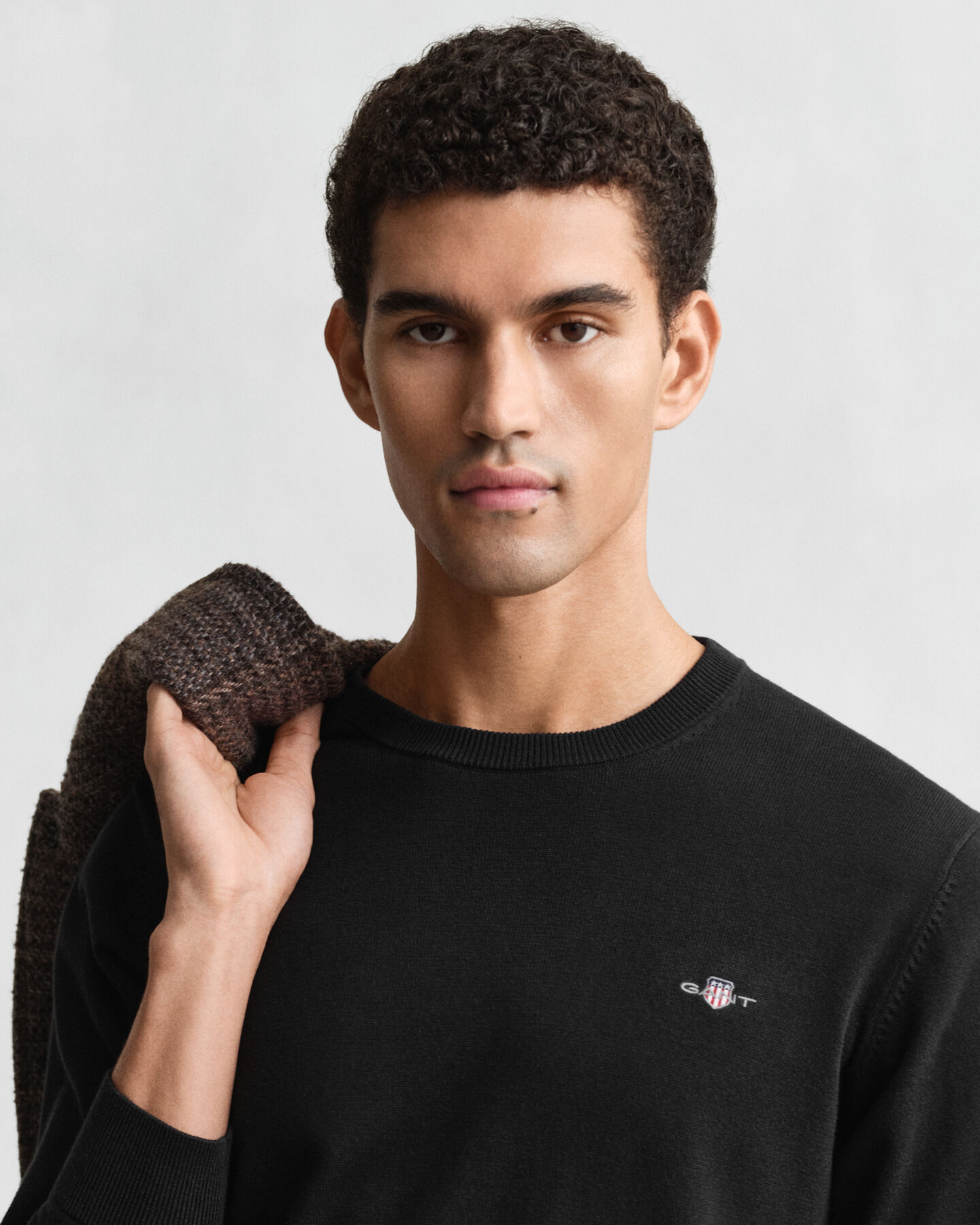 Klassinen puuvillaneulepusero, pyöreä pääntie