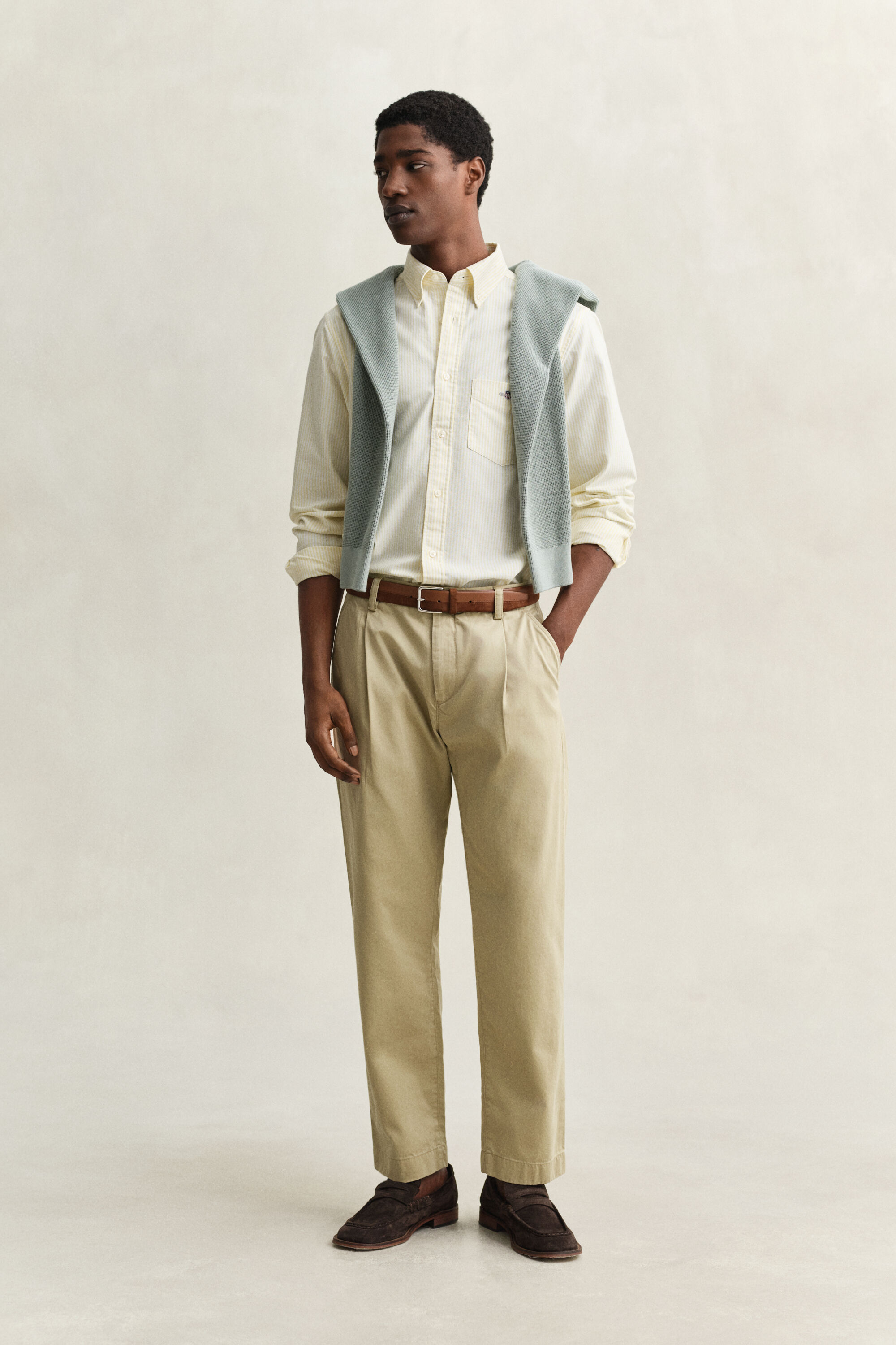 Klassinen pystyraidallinen oxford-paita