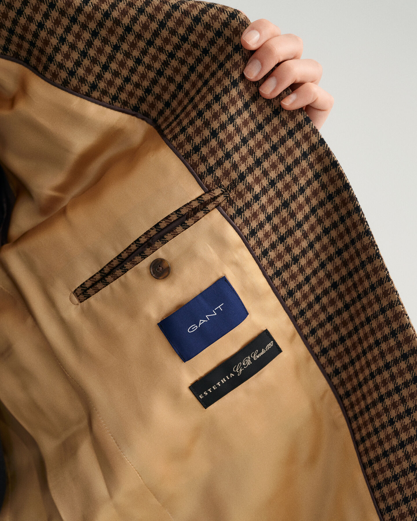 Ylisuuri ruudullinen bleiseri