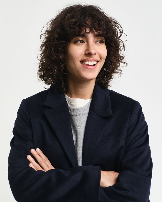 Hyvin istuva klassinen villakangastakki