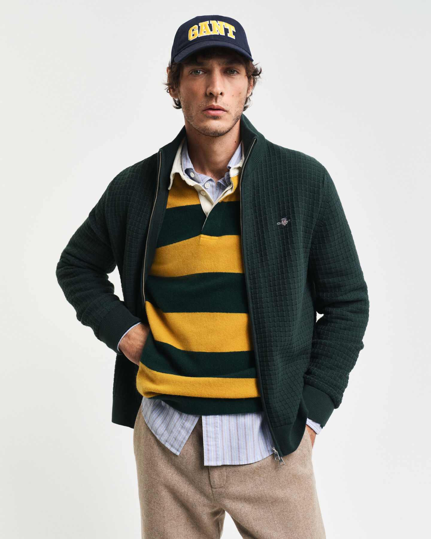 Kohopintainen vetoketjullinen puuvillaneuletakki