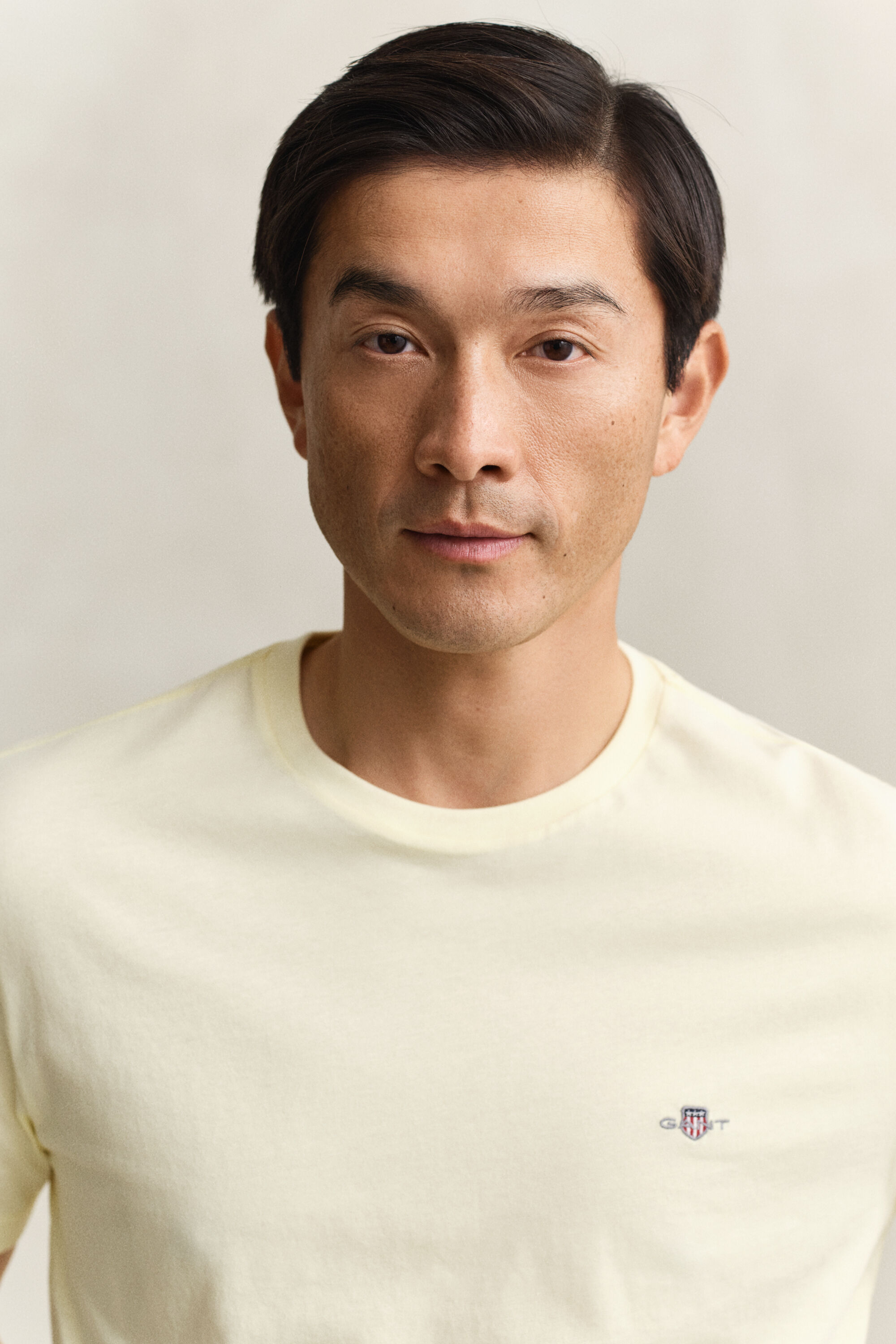 Regular fit ‑mitoitettu Shield-t‑paita