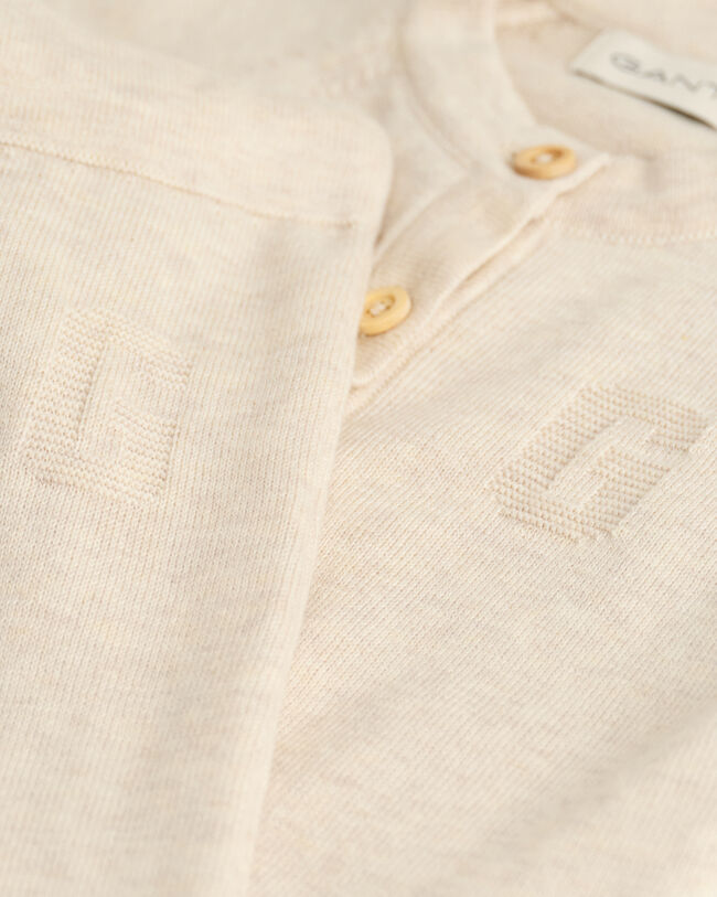 Baby-malliston neuletakki ja housut lahjapakkauksessa