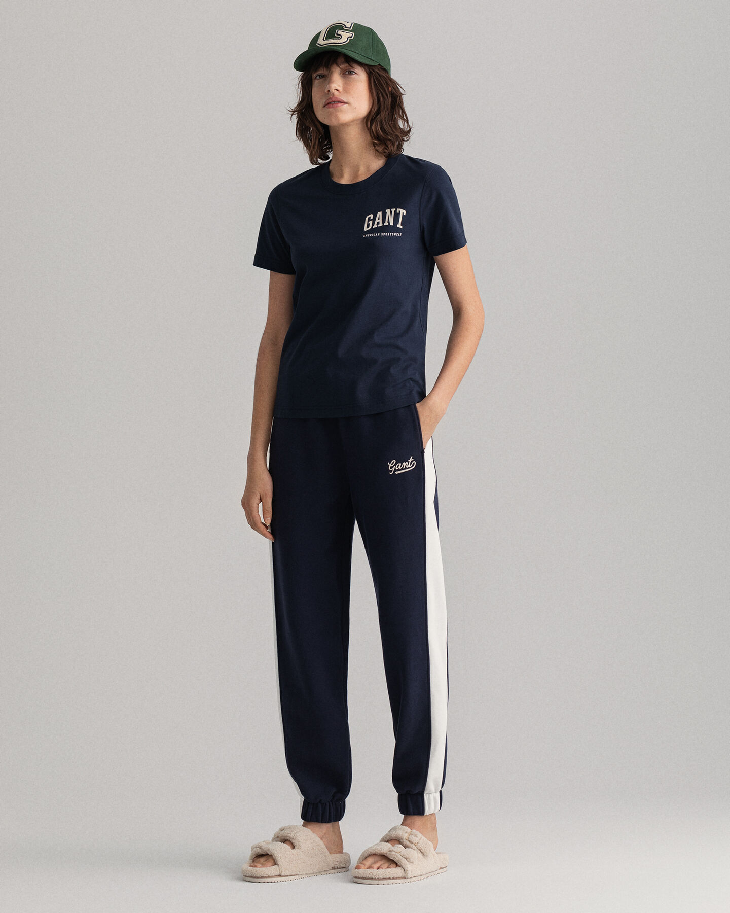 Moniväriset collegehousut