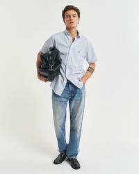 Regular fit ‑mitoitettu lyhythihainen pikkukuviollinen paita