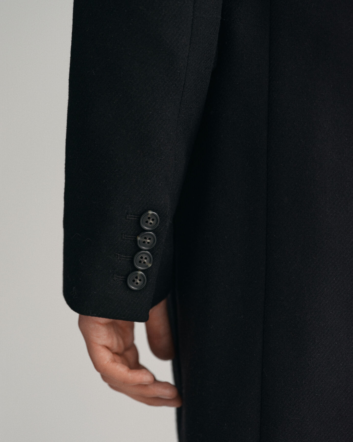 Hyvin istuva klassinen päällystakki villasta