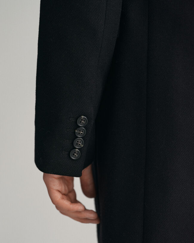 Hyvin istuva klassinen päällystakki villasta