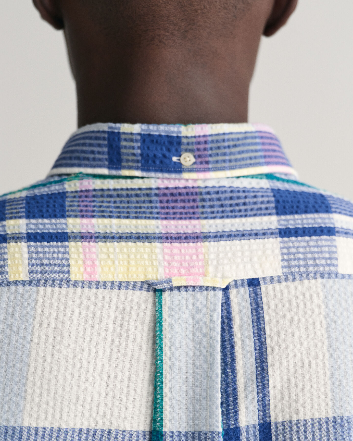 Regular&nbsp;fit ‑mitoitettu Seersucker-madraspaita