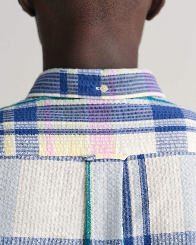 Regular&nbsp;fit ‑mitoitettu Seersucker-madraspaita