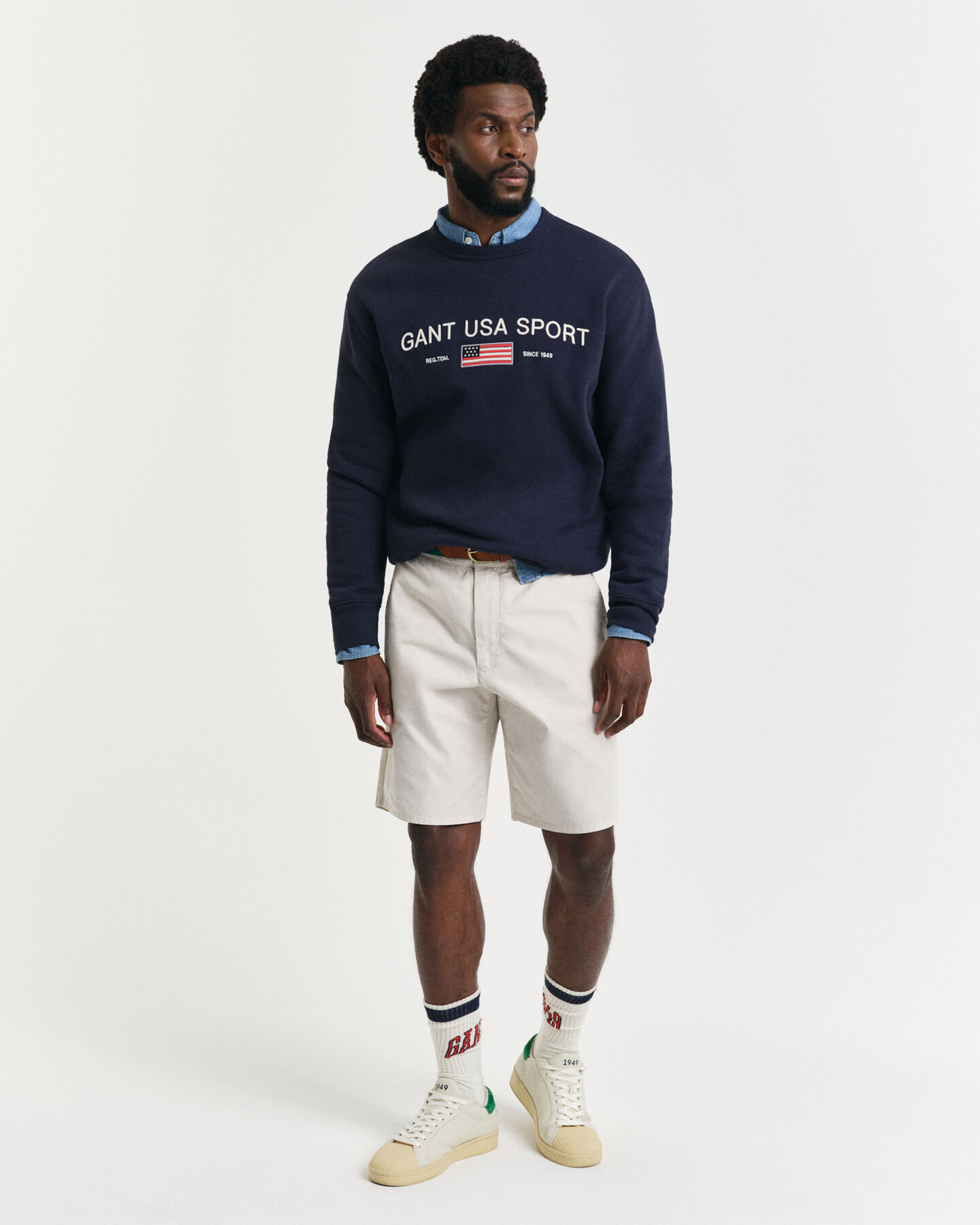 Relaxed fit ‑mitoitetut chinoshortsit