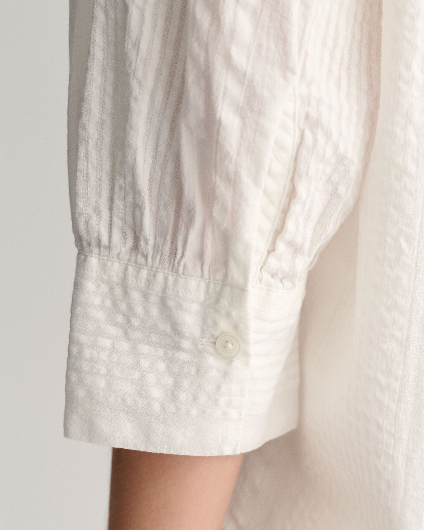 Relaxed fit ‑mitoitettu Seersucker Popover ‑raitapaita