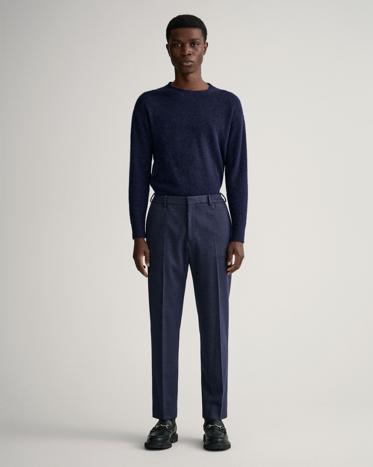 Jerseykankaiset puvunhousut