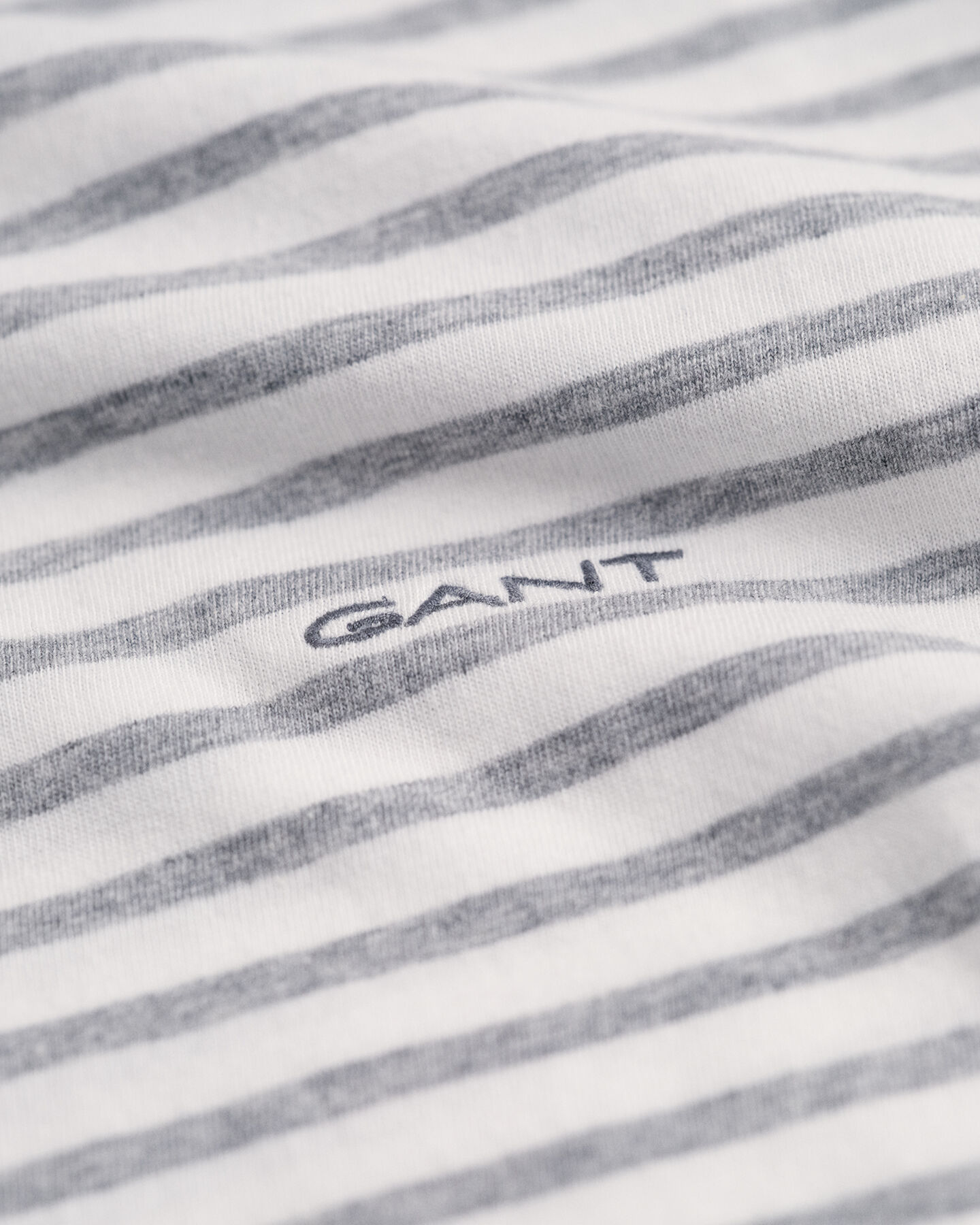 Raidallinen t‑paita