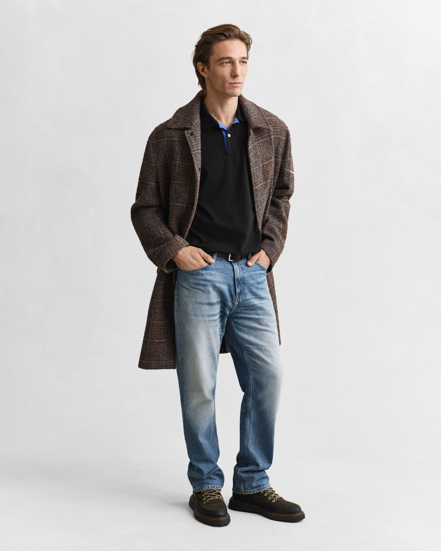 Kontrastivärinen pikeepaita