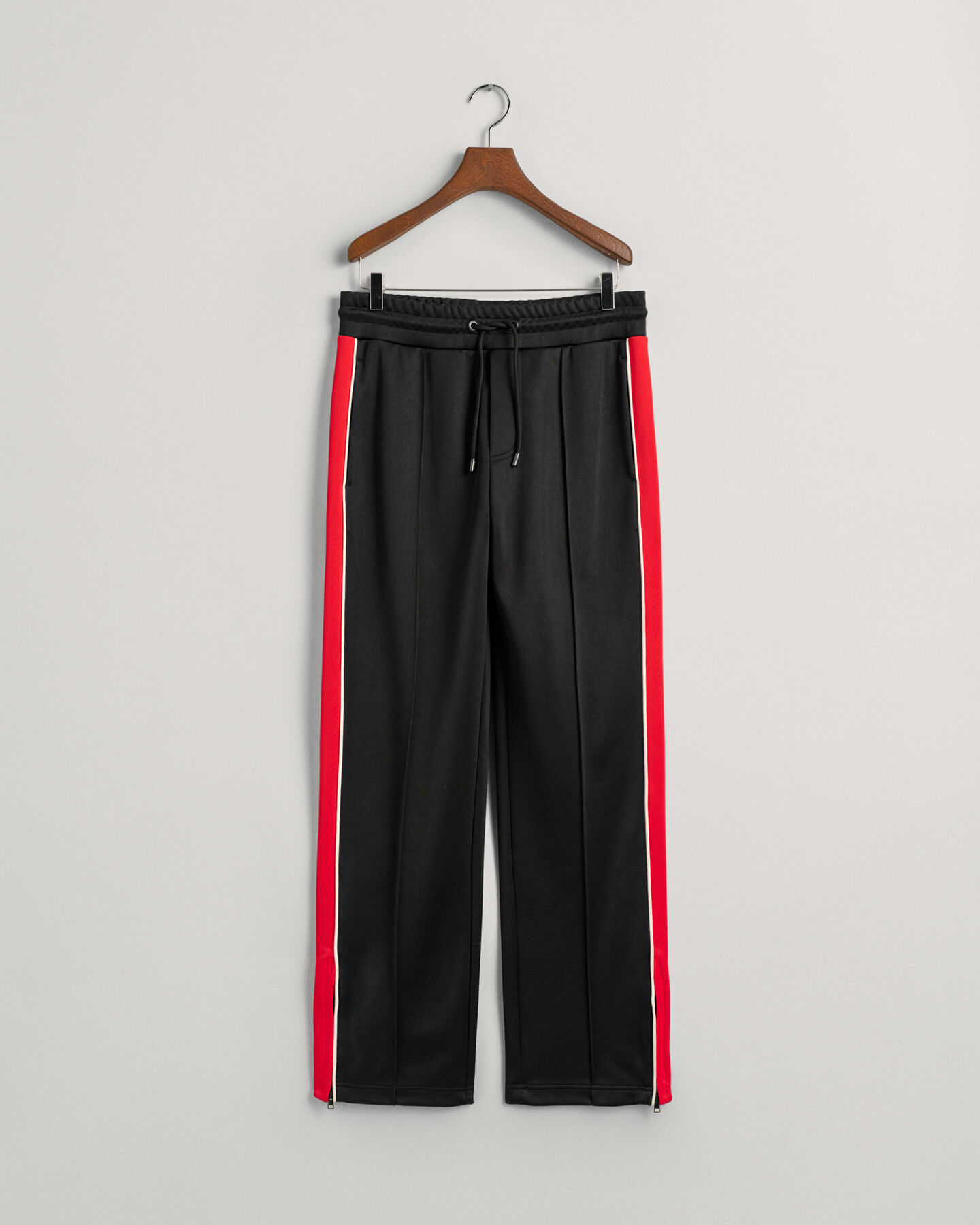 Moniväriset verryttelyhousut